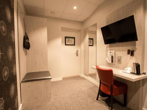 Dream - Luxury Hostel : photo 8 de la chambre chambre simple avec salle de bains commune