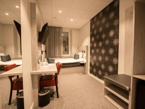 Dream - Luxury Hostel : photo 9 de la chambre chambre simple avec salle de bains commune