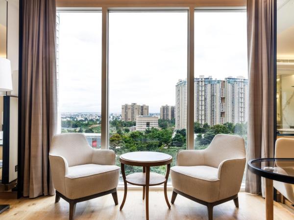 The Leela Bhartiya City Bengaluru : photo 4 de la chambre suite de luxe