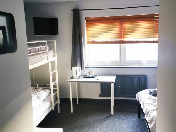 Bankwell Guest House : photo 2 de la chambre chambre familiale avec salle de bains privative