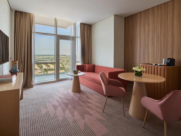 Novotel Jumeirah Village Triangle : photo 4 de la chambre suite junior - vue sur ville
