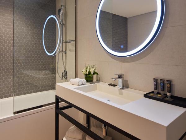 Novotel Jumeirah Village Triangle : photo 4 de la chambre suite supérieure lit king-size