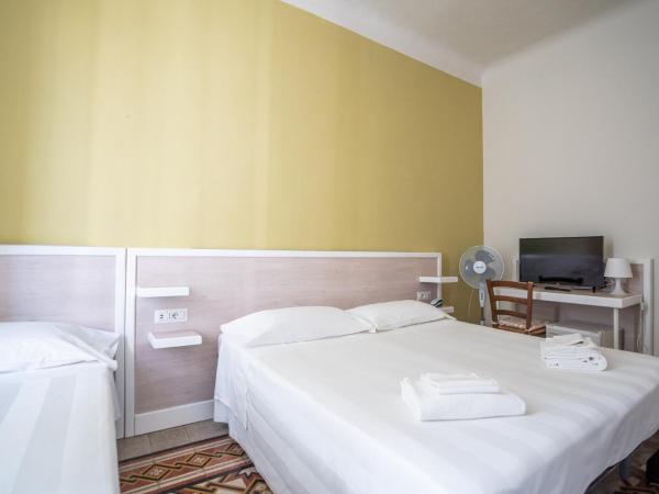Albergo Centrale : photo 4 de la chambre chambre triple