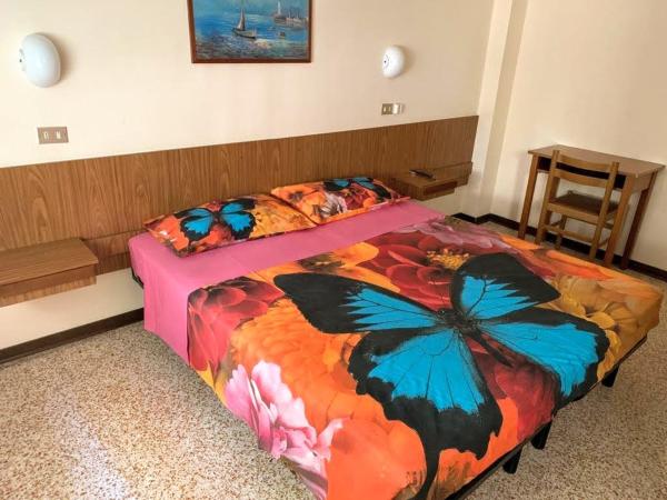 Hotel Amalfi : photo 2 de la chambre chambre double ou lits jumeaux