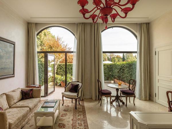 Hotel Cipriani, A Belmond Hotel, Venice : photo 3 de la chambre suite junior avec vue sur la piscine et terrasse