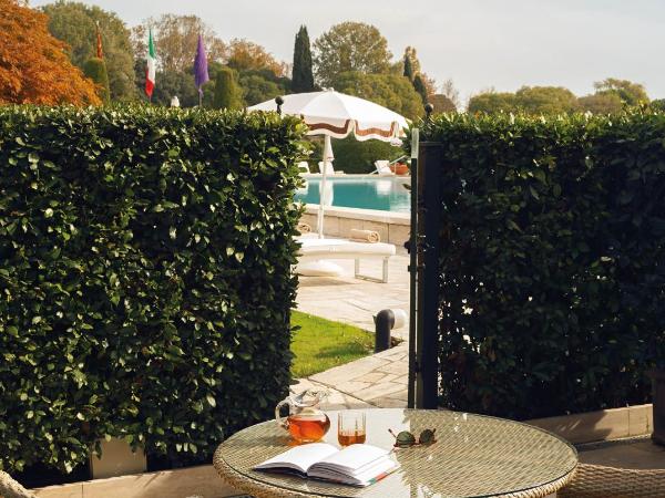 Hotel Cipriani, A Belmond Hotel, Venice : photo 6 de la chambre suite junior avec vue sur la piscine et terrasse
