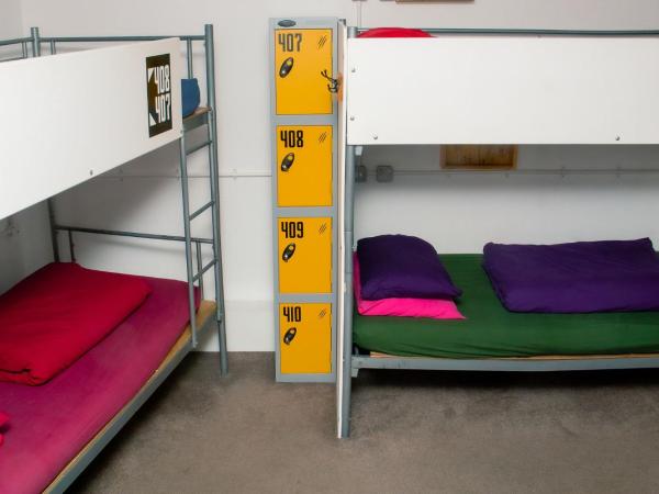 Central Backpackers : photo 5 de la chambre lit dans dortoir mixte de 12 lits
