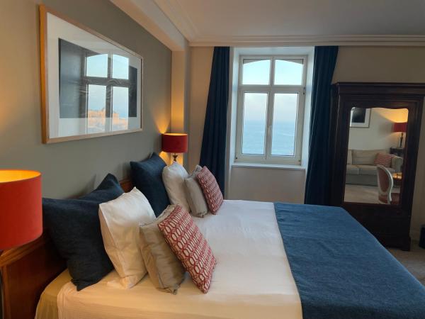 Hôtel de France et Chateaubriand : photo 2 de la chambre chambre familiale prestige - vue sur mer