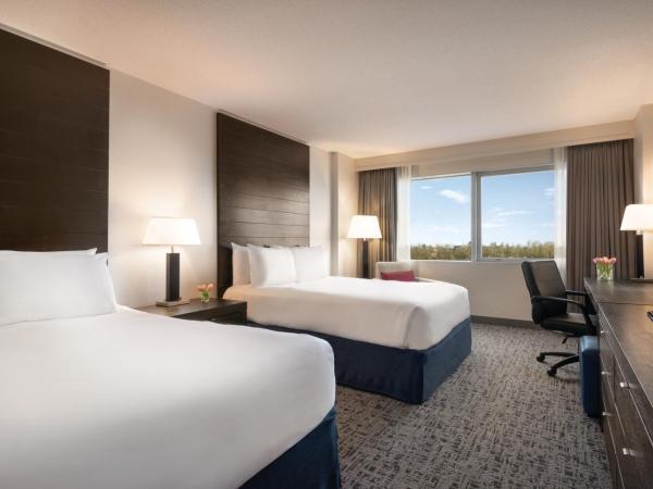 Radisson Hotel Vancouver Airport : photo 4 de la chambre standard queen room with two queen beds, non smoking