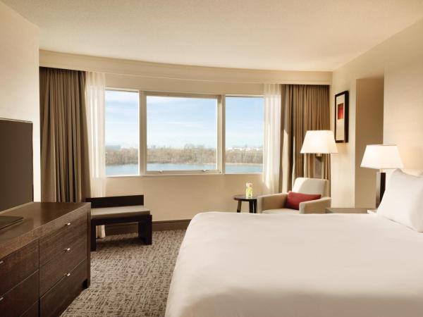 Radisson Hotel Vancouver Airport : photo 9 de la chambre penthouse king corner suite, non smoking