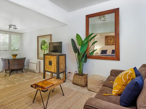 Julians Apartments : photo 6 de la chambre studio avec cour