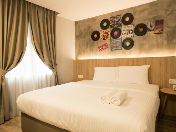 HOTEL CIQ, JALAN TRUS : photo 3 de la chambre chambre lit king-size