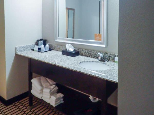 Sleep Inn & Suites BWI Airport : photo 3 de la chambre suite avec 2 lits queen-size et canapé-lit - non-fumeurs