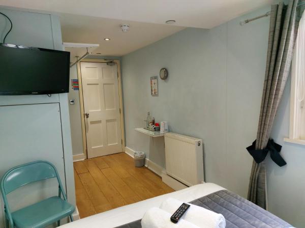 Churchill Brighton : photo 2 de la chambre chambre double avec salle de bains privative