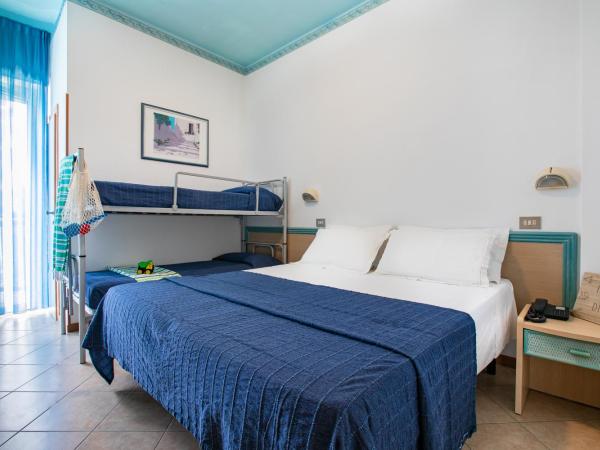 Hotel Tabor : photo 3 de la chambre chambre double avec 2 lits d'appoint