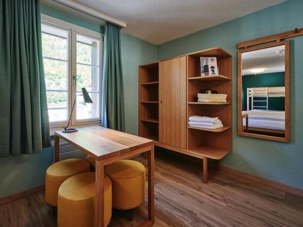 5th Floor Basic Rooms - shared bathrooms : photo 4 de la chambre (5e Étage) chambre quadruple avec salle de bains commune