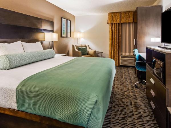 Clarion Pointe near Medical Center : photo 3 de la chambre chambre lit king-size standard - non-fumeurs