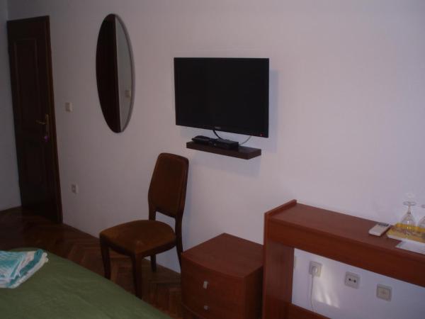 Apartments and Rooms Irena : photo 4 de la chambre chambre double avec terrasse