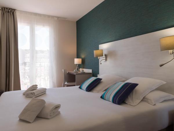The Originals Boutique, Hôtel Cassitel, Cassis : photo 5 de la chambre chambre double supérieure avec balcon - vue sur mer/port