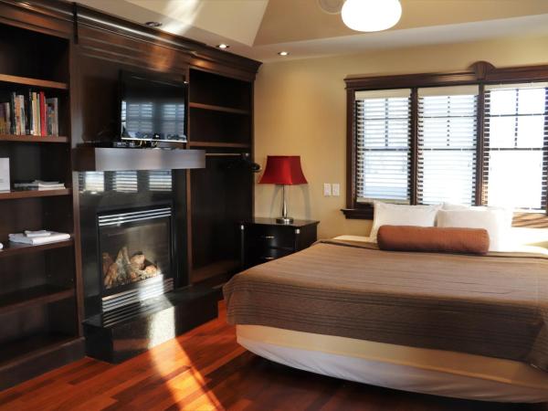 Westmount River Inn : photo 4 de la chambre suite lit king-size avec balcon