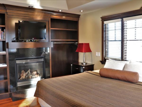 Westmount River Inn : photo 5 de la chambre suite lit king-size avec balcon