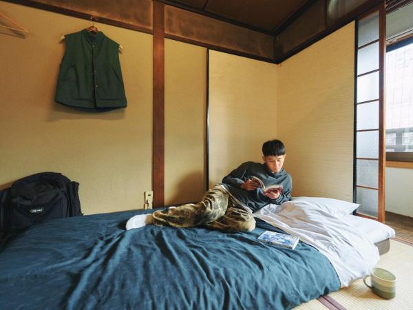 Gojo Guest House : photo 5 de la chambre lit futon simple dans dortoir masculin de style japonais (5 adultes)