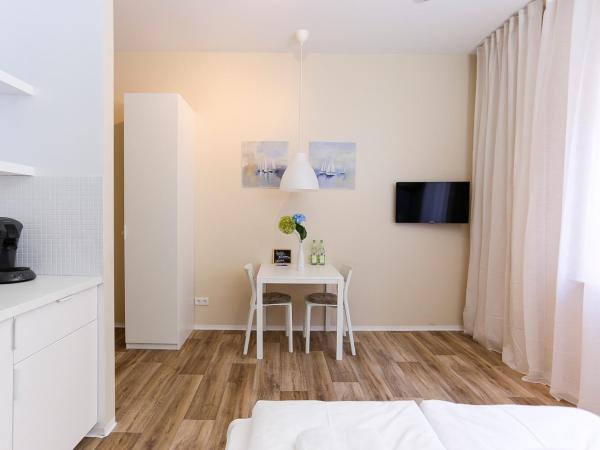 NEU: Zentral gelegene, stilvoll eingerichtete Zimmer mit eigener Teeküche : photo 3 de la chambre grande chambre double