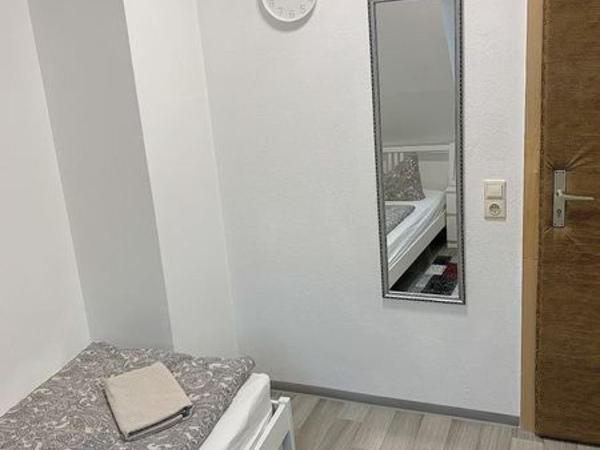 Hostel Nuremberg : photo 7 de la chambre chambre simple avec toilettes et douche communes