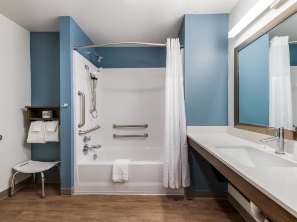 WoodSpring Suites Tampa Airport North Veterans Expressway : photo 4 de la chambre accessible king suite with sofa bed - non smoking