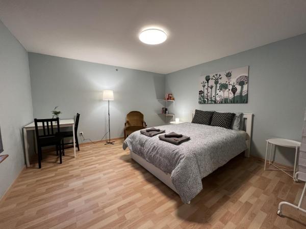 city rooms luxembourg : photo 2 de la chambre chambre double avec salle de bains commune