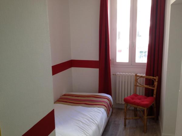 Hôtel de Paris - Dijon Centre Gare : photo 5 de la chambre chambre familiale (5 adultes)
