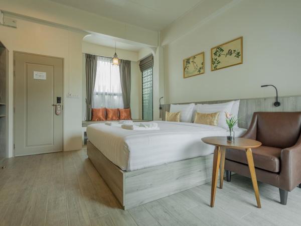 Ang Pao Hotel - SHA Extra Plus : photo 1 de la chambre chambre lit king-size supérieure