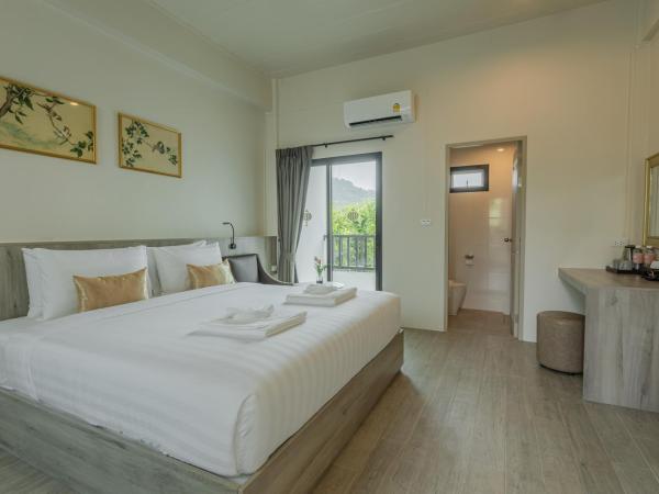 Ang Pao Hotel - SHA Extra Plus : photo 5 de la chambre chambre lit king-size supérieure
