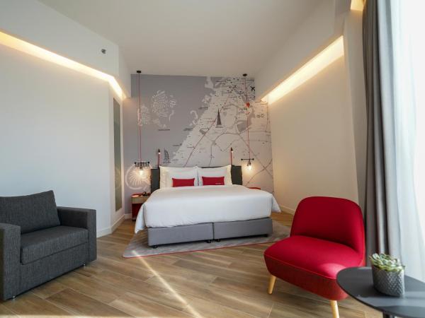 IntercityHotel Dubai Jaddaf Waterfront : photo 3 de la chambre chambre premium - vue sur canal (15 % de réduction sur nourriture et boissons et service de navette vers festival city mall)