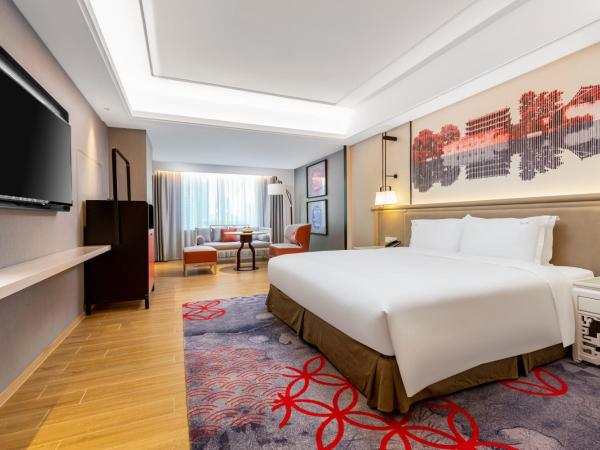 voco Guangzhou Shifu, an IHG Hotel : photo 1 de la chambre grand hébergement lit king-size 