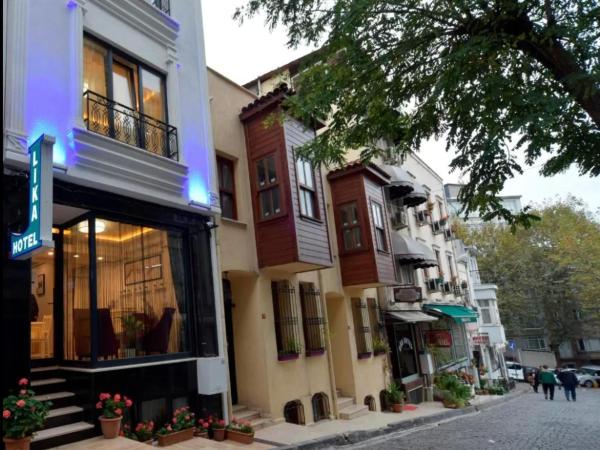 Room in Guest room - Lika Hotel - Beautiful Standard Double or Twin Room in Center Istanbul : photo 1 de la chambre chambre quadruple
