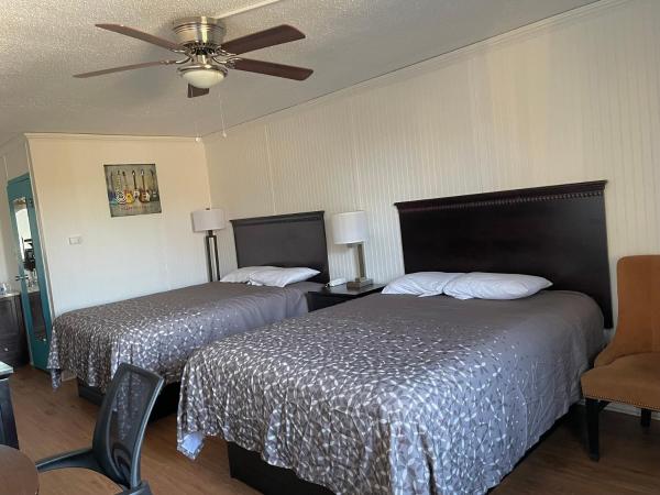 Rodeway Inn : photo 5 de la chambre chambre standard avec 2 lits queen-size - non-fumeurs