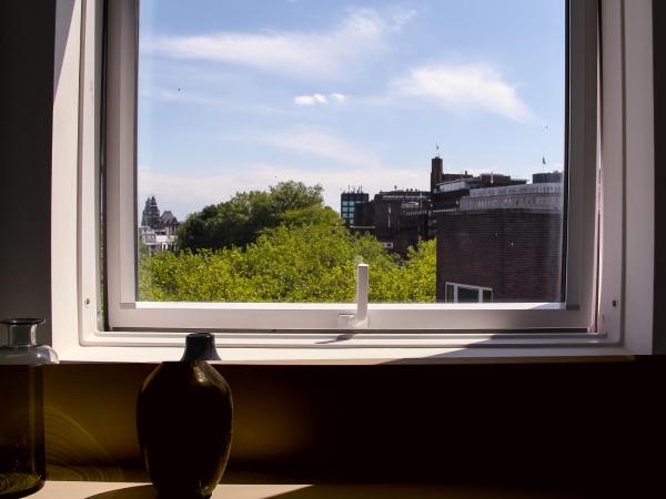 No. 377 House : photo 1 de la chambre chambre double – vue sur ville