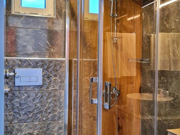 Letstay Panorama Suites : photo 5 de la chambre chambre double avec terrasse