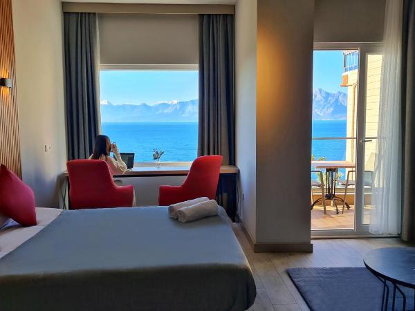 Letstay Panorama Suites : photo 2 de la chambre studio - vue sur mer