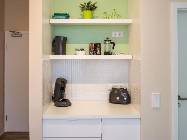 NEU: Zentral gelegene, stilvoll eingerichtete Zimmer mit eigener Teeküche : photo 5 de la chambre chambre double standard