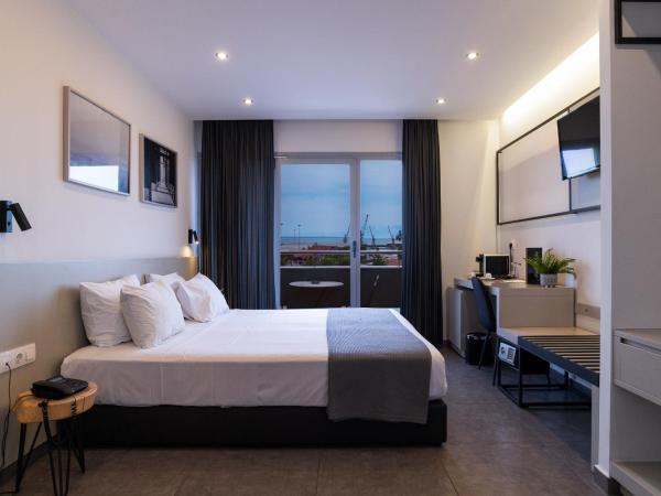 White Luxury : photo 8 de la chambre chambre familiale - vue sur mer