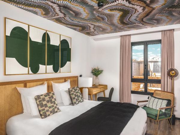 Maisons du Monde Hôtel & Suites - La Rochelle Vieux Port : photo 2 de la chambre chambre deluxe - vue sur ville