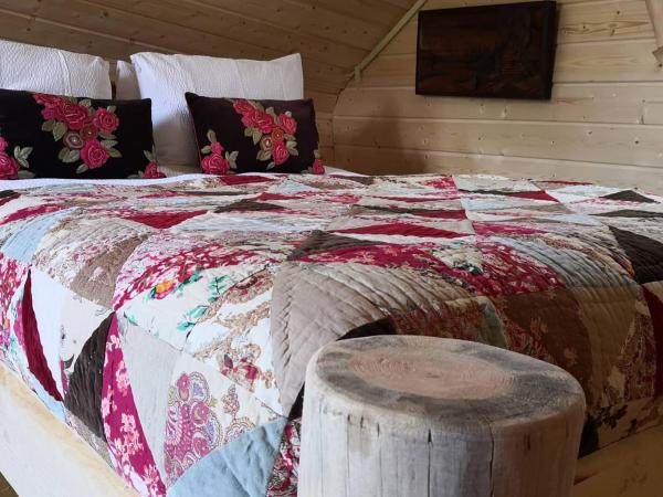 Acorn Glade Glamping : photo 1 de la chambre chalet