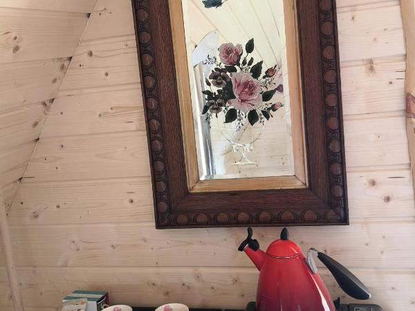 Acorn Glade Glamping : photo 7 de la chambre chalet