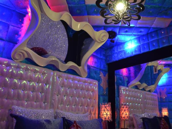 Xcite Hotel Salem : photo 7 de la chambre chambre lit king-size - vue sur jardin