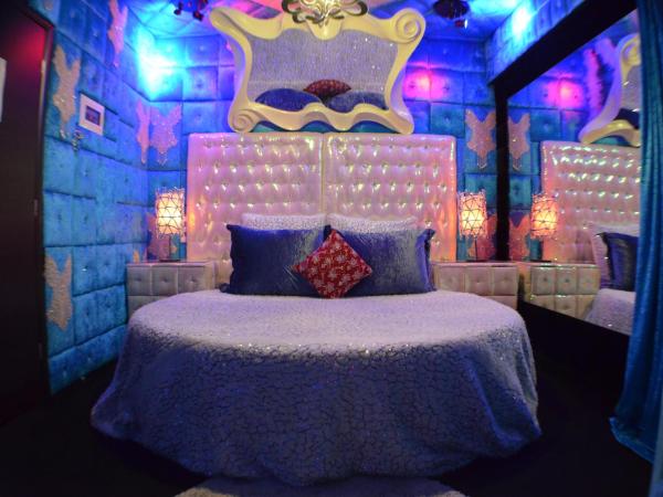 Xcite Hotel Salem : photo 8 de la chambre chambre lit king-size - vue sur jardin