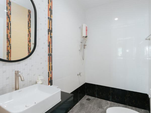 Baan Sutra Guesthouse : photo 8 de la chambre chambre double deluxe