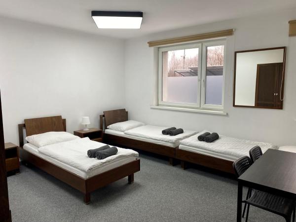 Astra Katowice - Aparthotel : photo 3 de la chambre chambre quadruple classique