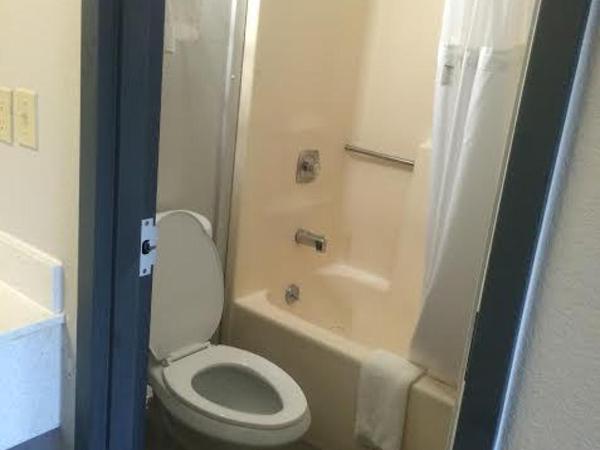 Lotus Inn and Suites Nashville : photo 2 de la chambre chambre lit king-size - non-fumeurs